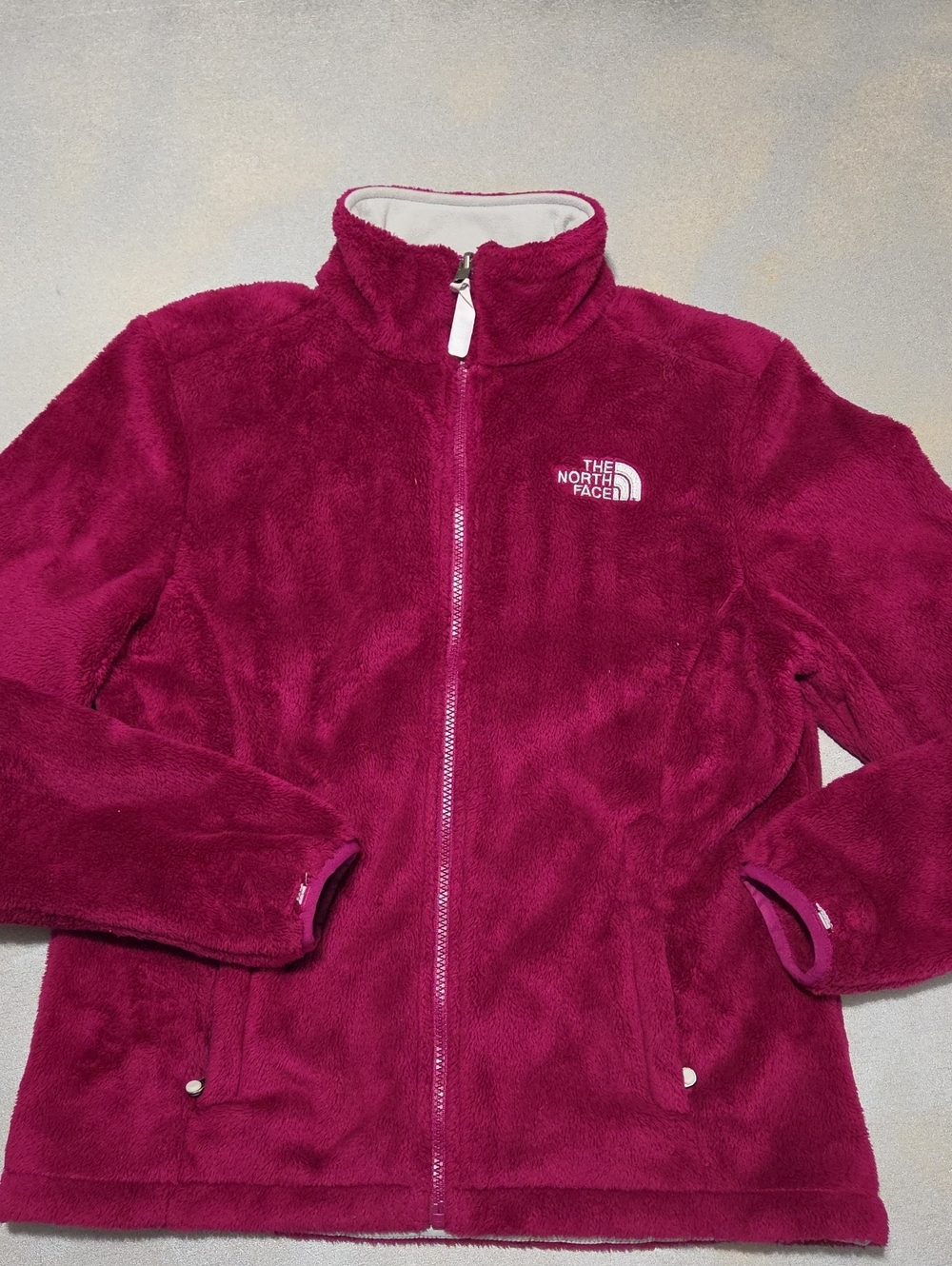 The North Face Women's Teddy Fleece Jacket in Magenta Super Fluffy And Soft..